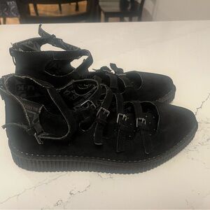 T.U.K Black Faux Suede Multi-Strap Pointed Mary Jane Creeper size 10